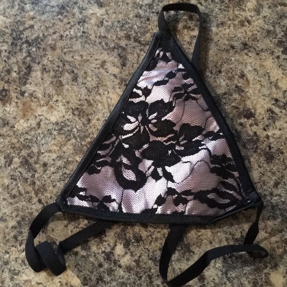 New Pink and Black Lace Corset With G-String Panty - Picture 9 of 13